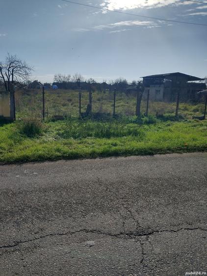 Teren de 1860 mp, în Parța