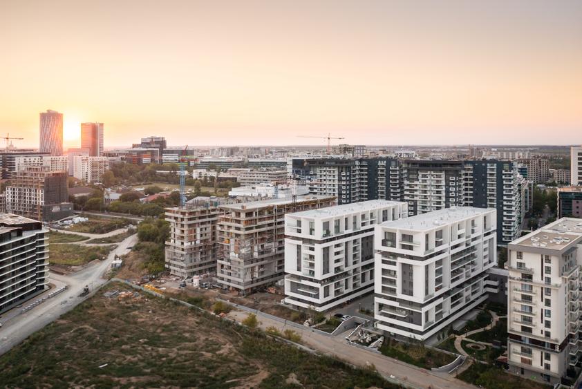 Apartament cu 3 camere decomandat în Aviației