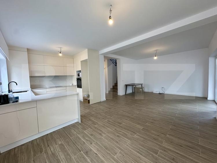 Duplex cu 5 camere cu Canalizare în Florești