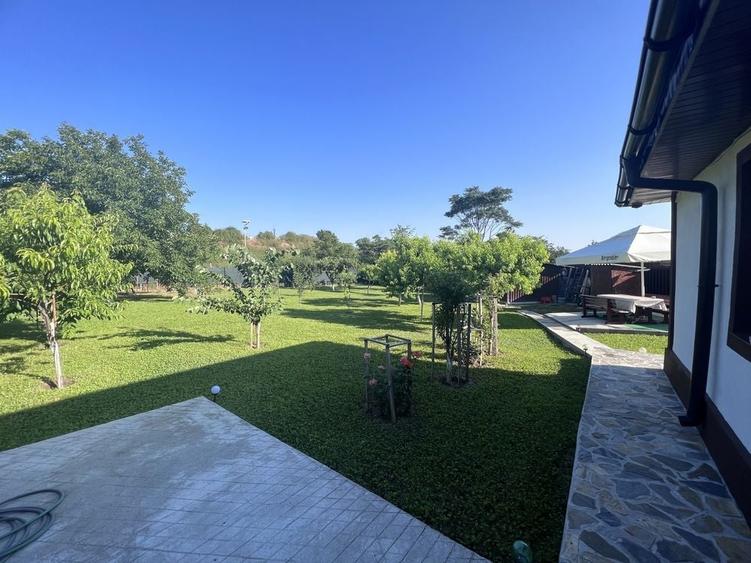 Casă cu 4 camere în Bora