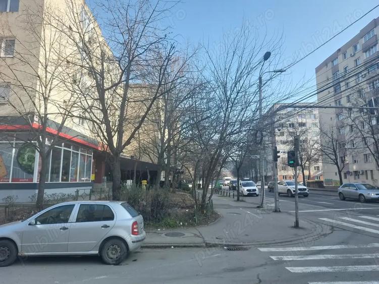 Apartament cu 3 camere decomandat, mobilat în Dacia
