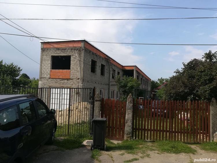 Casă cu 18 camere în Găești