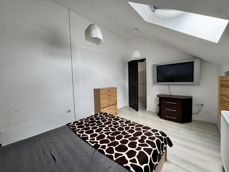 Apartament cu 4 camere decomandat, mobilat în Florești