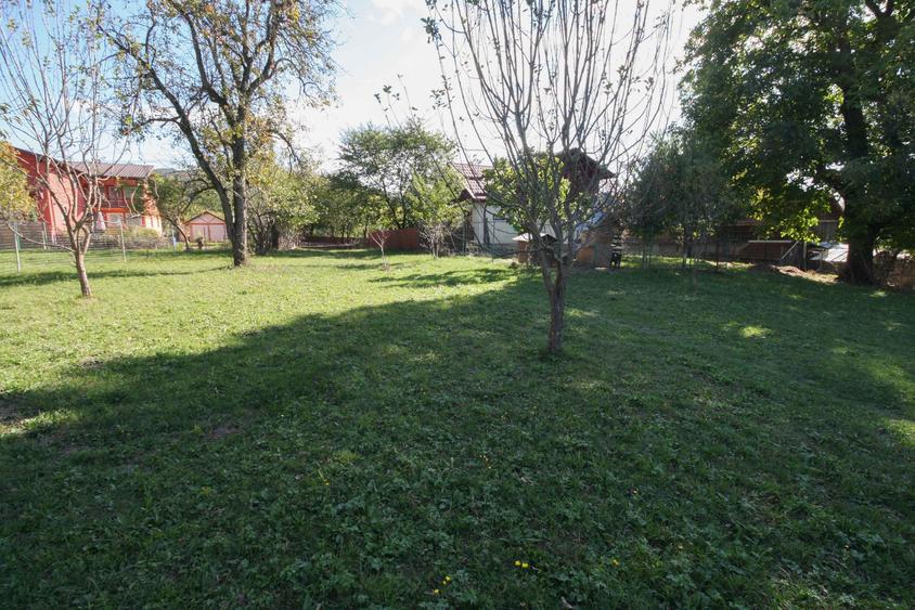 Teren agricol intravilan de 3852 mp, în Poiana