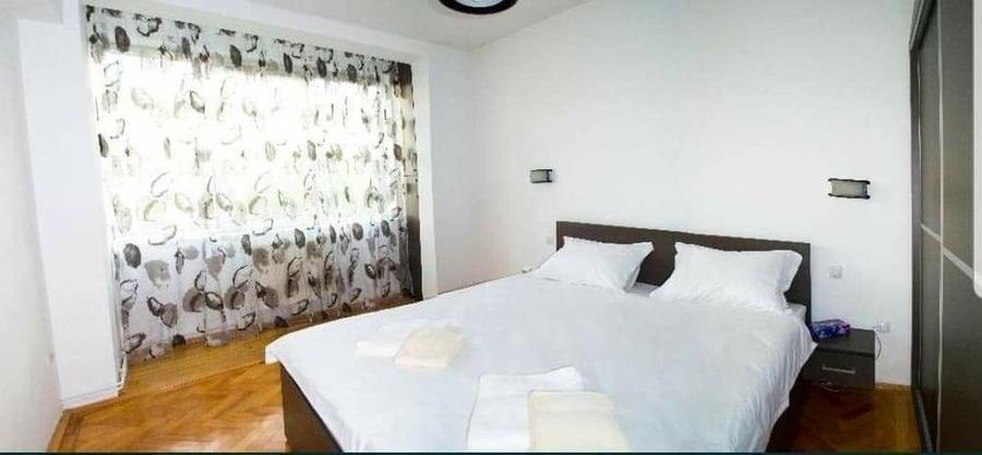 Apartament cu 2 camere semidecomandat, mobilat în Aeroport
