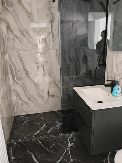 Apartament cu 3 camere decomandat în Apollo