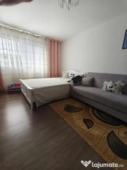 Apartament cu 2 camere decomandat în Siret