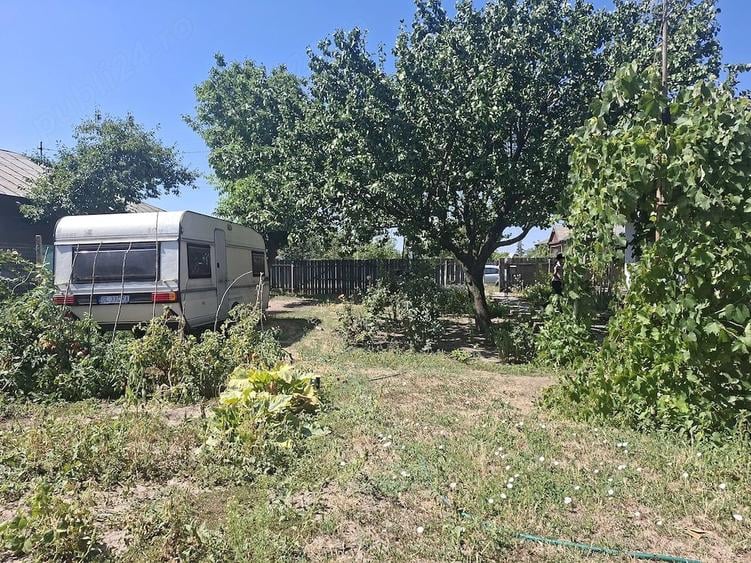 Casă cu 3 camere cu Teren 1355 Mp în Independența