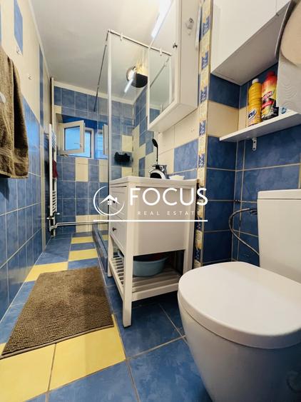 Apartament cu 4 camere decomandat, mobilat în Tei