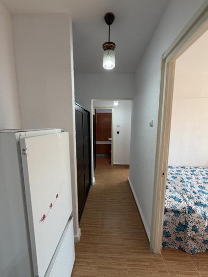 Apartament cu 3 camere decomandat, mobilat în Alexandru Obregia