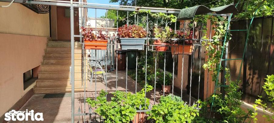 Apartament cu 3 camere, mobilat în Dămăroaia