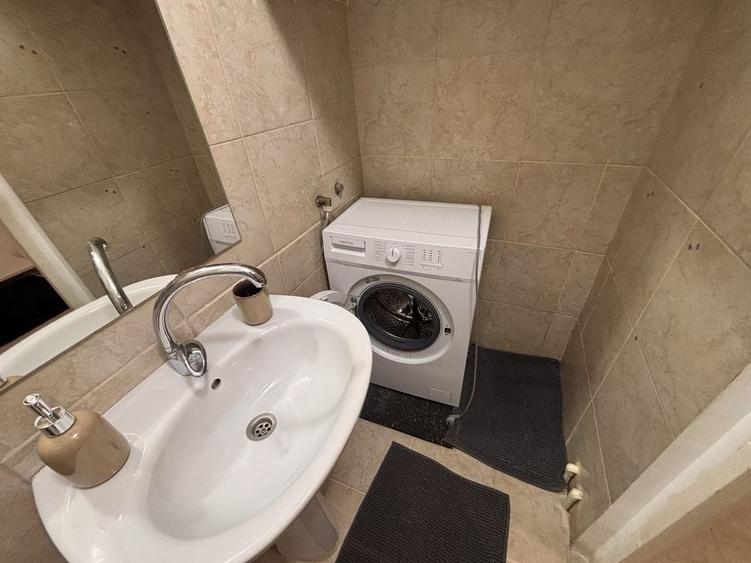 Inchiriez apartament 2 camere ( la curte) - 2