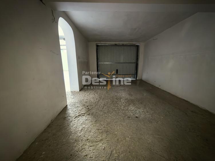 Casă individuală cu 6 camere cu Garaj în Hilița
