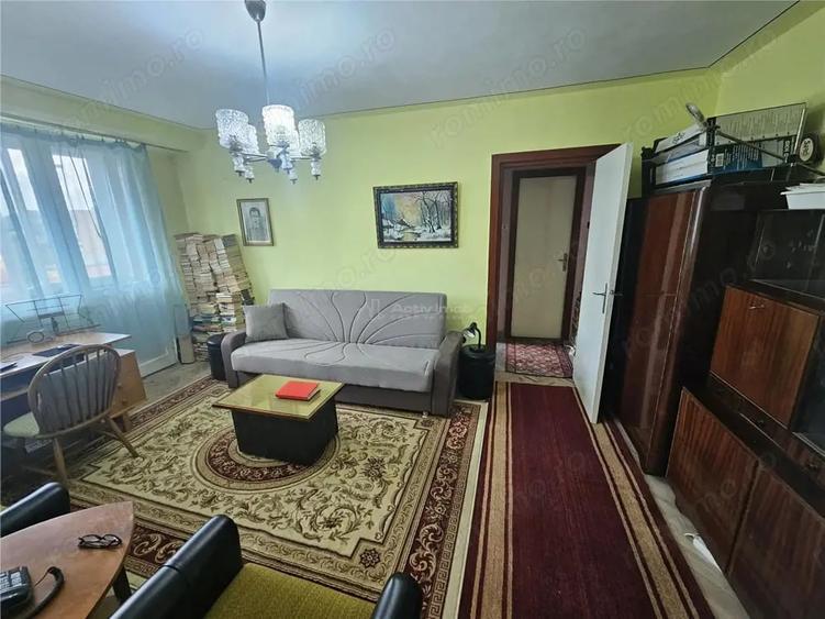 Apartament cu 2 camere semidecomandat în Micro I
