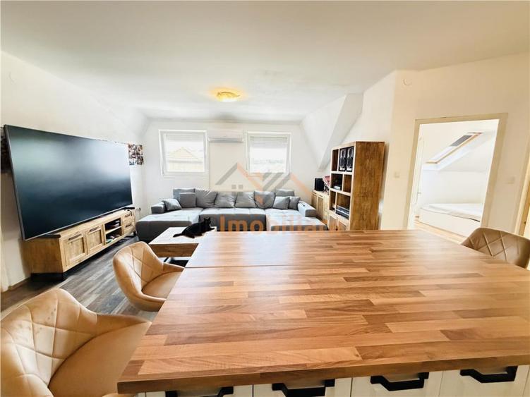 Apartament cu 3 camere decomandat în Paleu