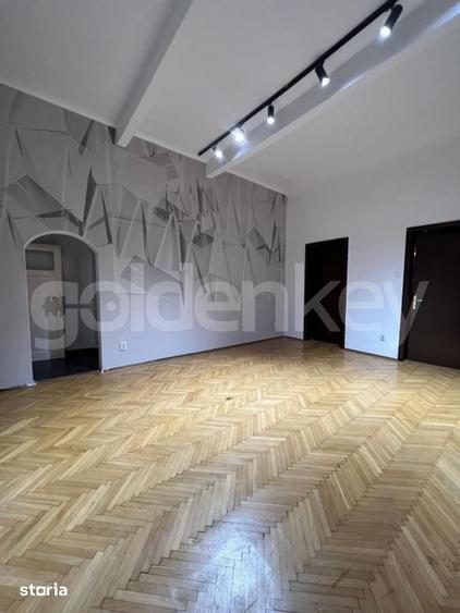 Apartament cu 4 camere în Primăverii