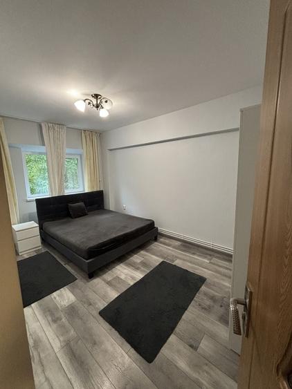 Apartament cu 3 camere decomandat în Tătărași