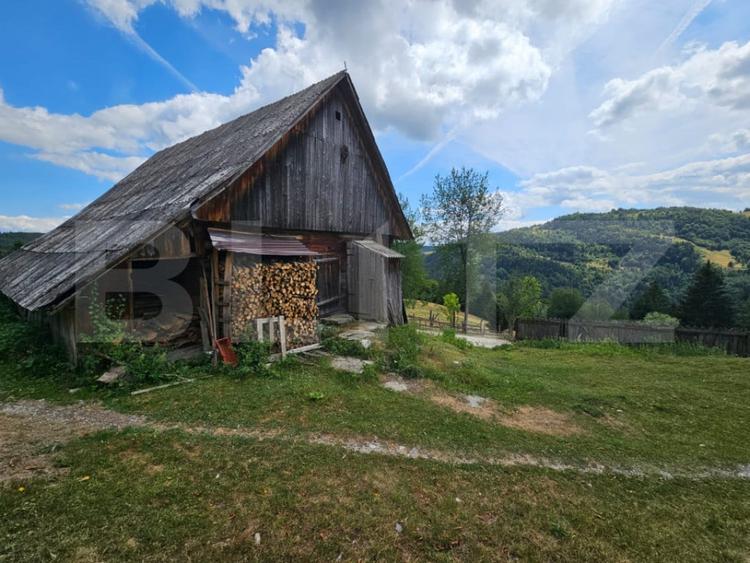 Casă cu 5 camere cu Teren 1855 Mp în Tomuțești