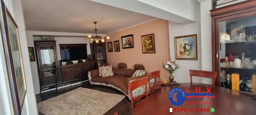 Apartament cu 3 camere decomandat în Babadag