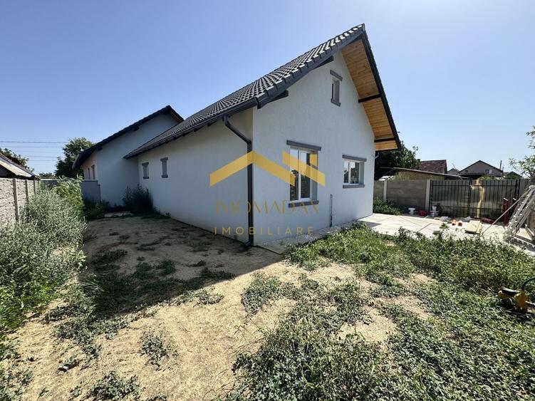 Duplex cu 3 camere cu Canalizare în Sânmihaiu Român