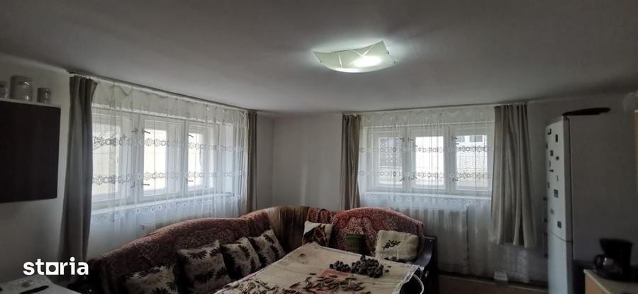 Casă cu 4 camere cu Teren 1683 Mp în Feleacu
