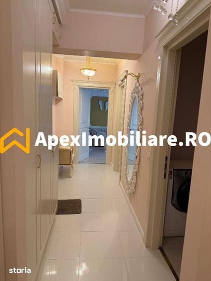 Apartament cu 3 camere decomandat în Centrul Istoric