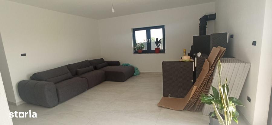 Casă cu 3 camere cu Teren 1100 Mp în Vladimirescu