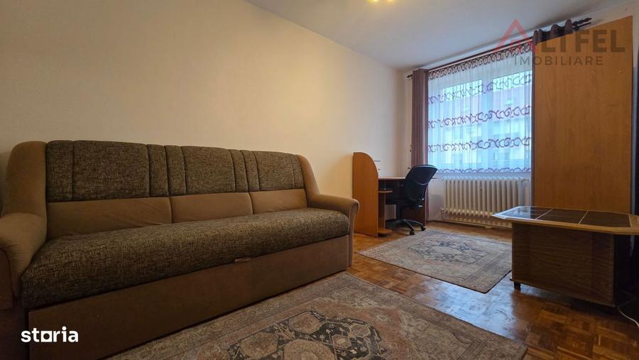 Apartament cu 4 camere decomandat, mobilat în Central