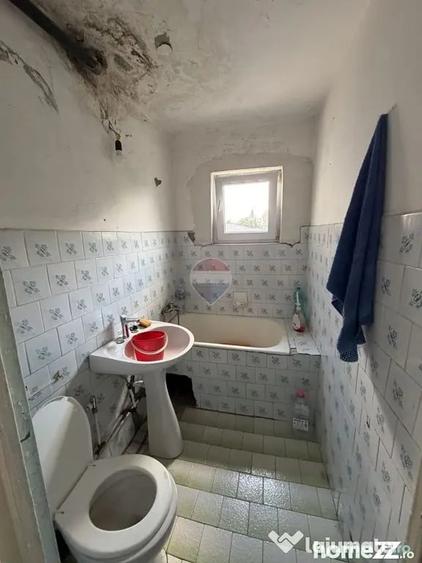 Apartament cu 3 camere decomandat în Sud