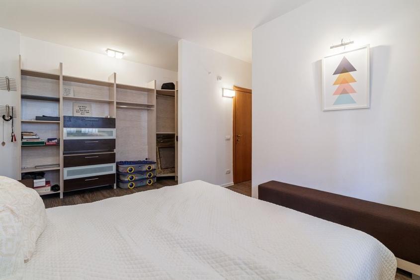Apartament cu 4 camere semidecomandat, mobilat în Parcul Carol