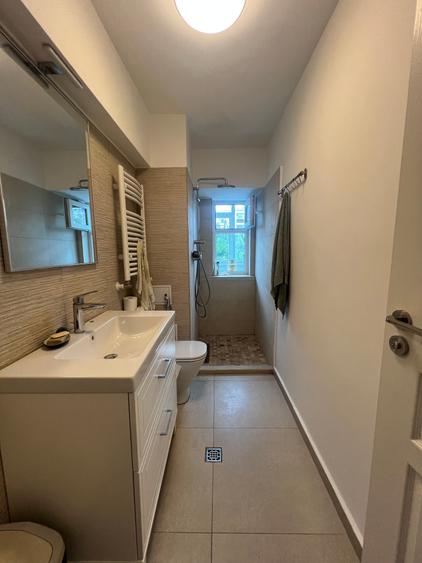 700€, stradal Unirii, spatios, etaj 1 - 6