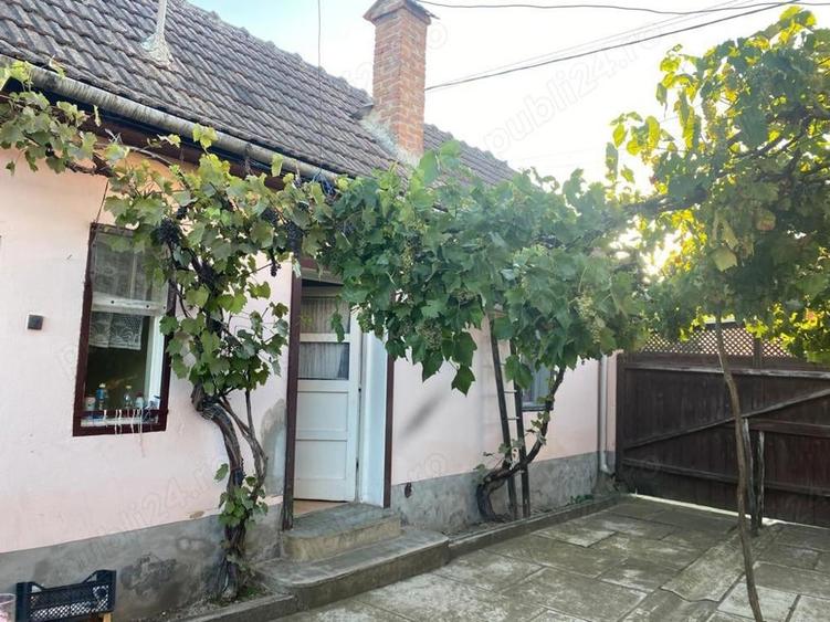 Casă cu 3 camere în Dobârca