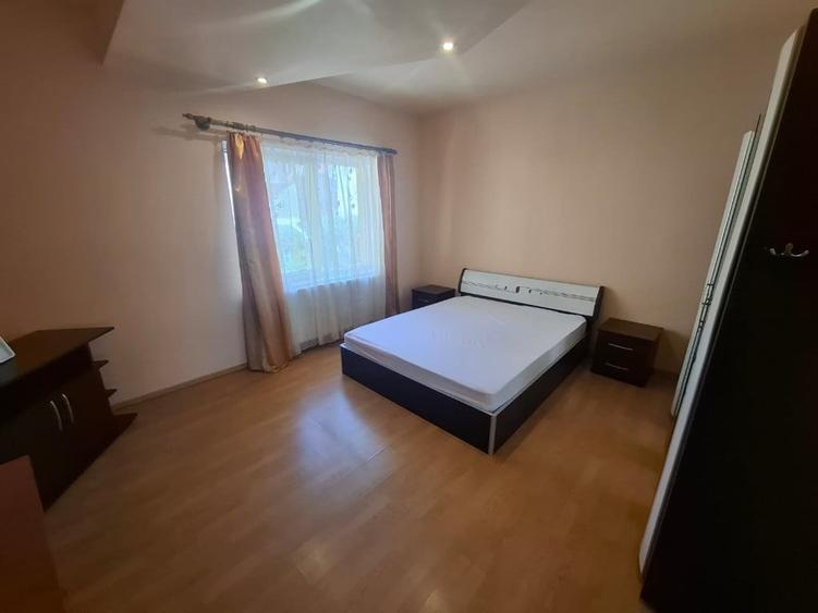 Apartament cu 3 camere semidecomandat în Vest