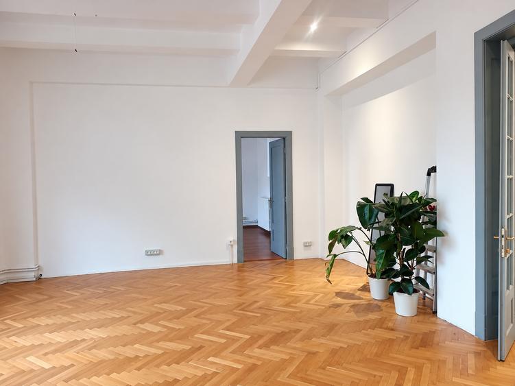 Birou, de 66.400001525879 mp, în Universitate