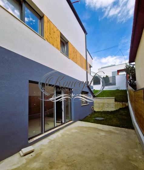 Duplex cu 4 camere cu Canalizare în Dâmbul Rotund
