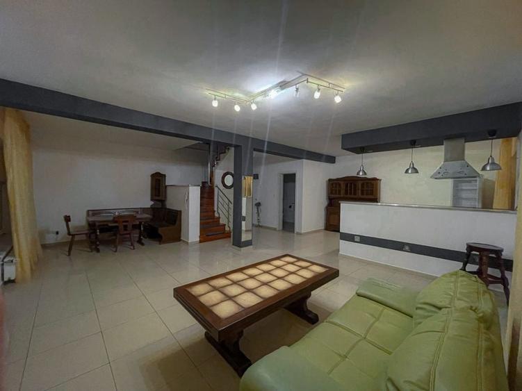 Casă cu 3 camere în Cetate