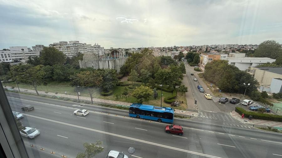 Apartament cu 2 camere decomandat, mobilat în Casa de Cultură