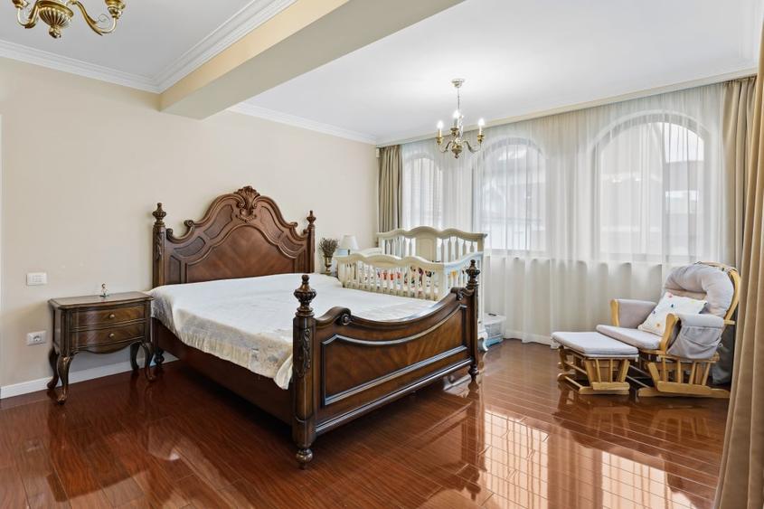 Casă individuală cu 6 camere cu Canalizare în Ovidiu