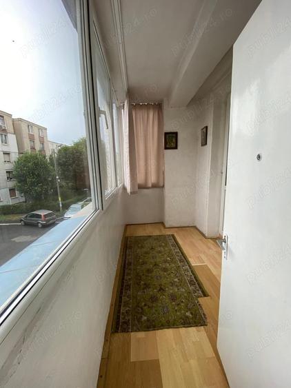 Apartament cu 3 camere decomandat în 22 Decembrie