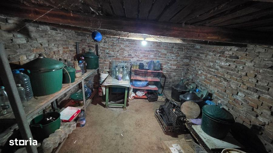 Casă cu 2 camere cu Teren 4681 Mp în Șimian