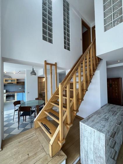 Apartament cu 3 camere decomandat, mobilat în Arcul de Triumf
