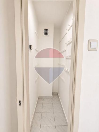 Apartament cu 2 camere semidecomandat în Giurgiului