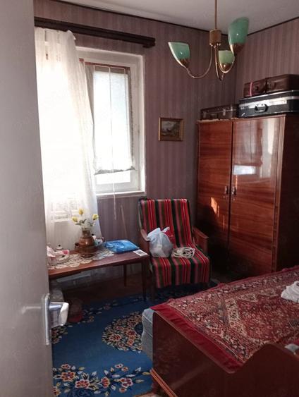 Apartament cu 3 camere decomandat în Mazepa 1