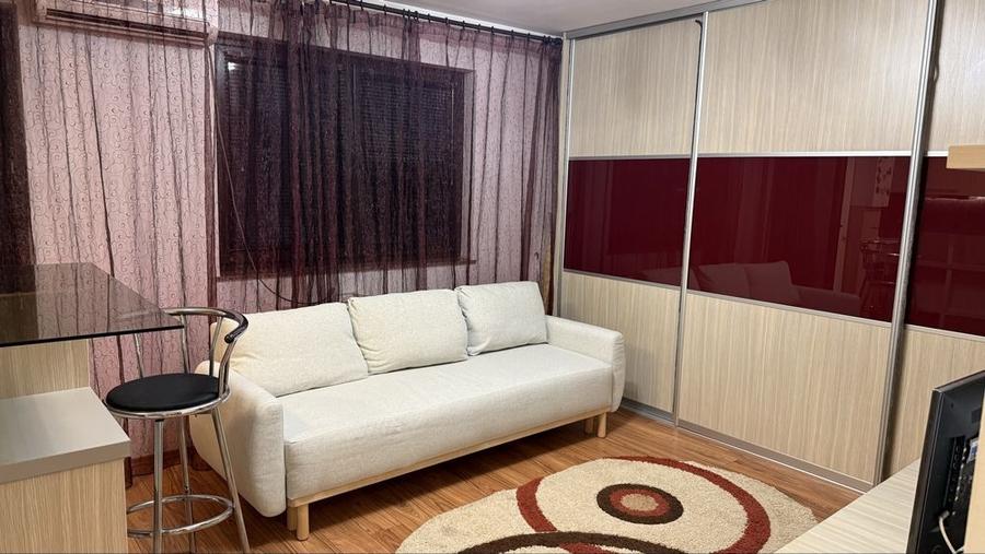 Apartament cu 2 camere semidecomandat în Mihai Bravu