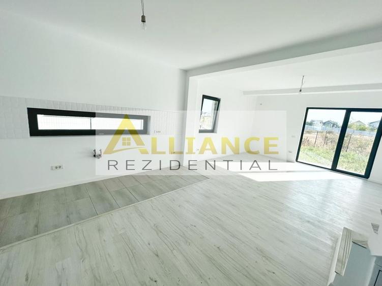 Casă individuală cu 3 camere cu Canalizare în Berceni