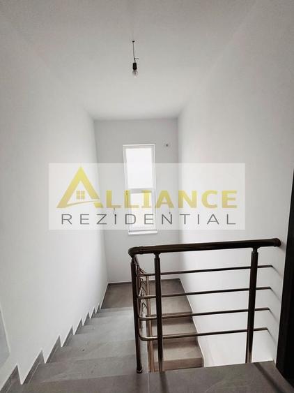 Casă individuală cu 5 camere cu Canalizare în Berceni