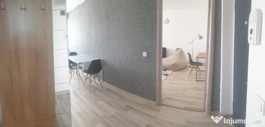 Apartament cu 4 camere decomandat în 1 Mai