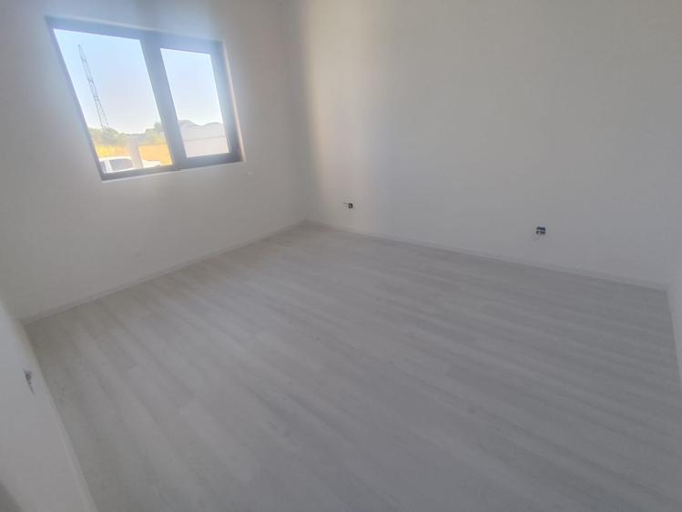 Casă individuală cu 4 camere cu Teren 284 Mp în Central