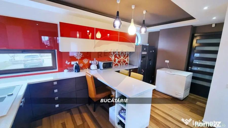 Casă cu 4 camere cu Teren 3657 Mp în Buzești