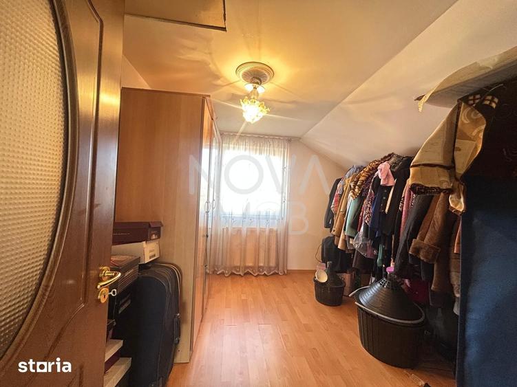 Casă cu 5 camere cu Teren 845 Mp în Roșia
